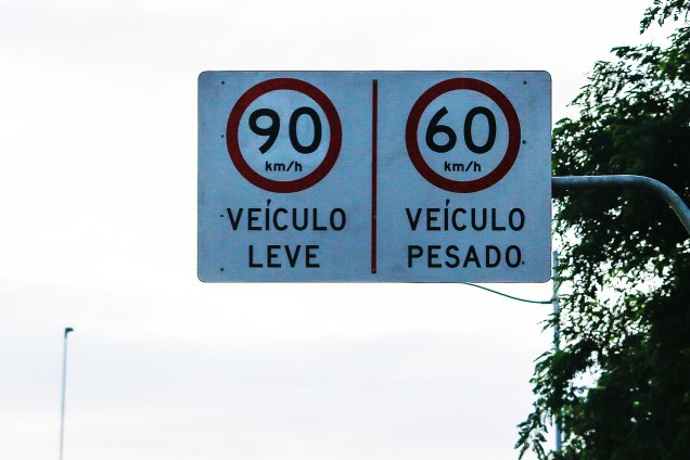 Aumento da velocidade nas Marginais em São Paulo. Placa indica nova velocidade na Marginal Pinheiros, zona sul da capital nesta quarta, 25, aniversário da cidade.