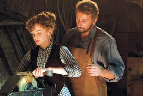 maddingcrowd_mat1