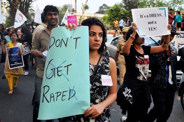 Mulheres participam de protesto por direitos civis em solidariedade à Marcha das Mulheres de Washington, na cidade de Bengaluru, Índia