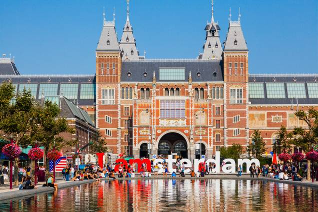 Vista frontal do Rijksmuseum, conhecido também como Museu Nacional da Holanda, localizado na cidade de Amsterdã - 31/08/2014 Vista frontal do Rijksmuseum, conhecido também como Museu Nacional da Holanda, localizado na cidade de Amsterdã - 31/08/2014