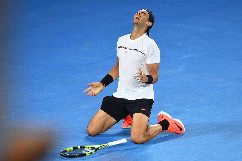 O espanhol Rafael Nadal comemora vitória sofrida sobre o búlgaro Grigor Dimitrov, no Aberto da Austrália, em Melbourne