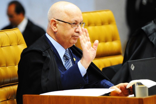 O <span>ministro do STF T</span>eori Zavascki, na sessão de julgamento dos embargos infringentes dos réus condenados no caso do mensalão. O <span>ministro do STF T</span>eori Zavascki, na sessão de julgamento dos embargos infringentes dos réus condenados no caso do mensalão.