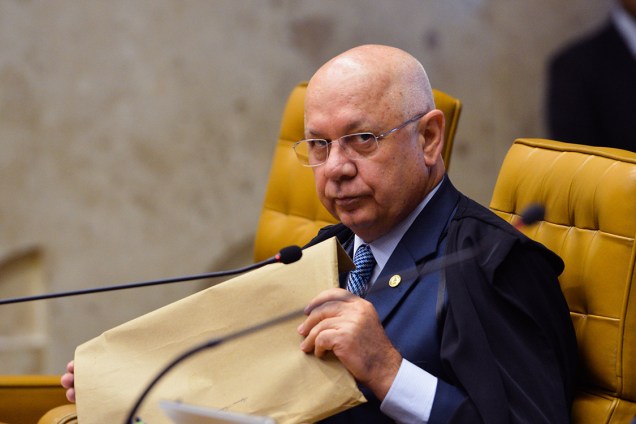 O ministro do STF Teori Zavascki, na sessão de julgamento sobre a aceitação da denúncia apresentada pela PGR contra o então presidente da Câmara, Eduardo Cunha - 03/03/2016