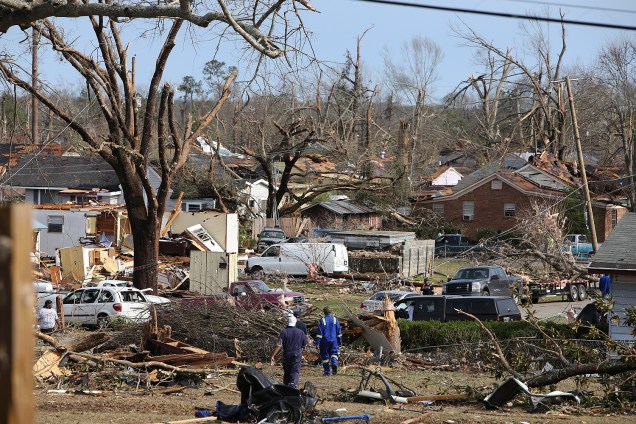 Tempestades e tornados deixaram ao menos 18 pessoas mortas no sul dos Estados Unidos no fim de semana. Na foto destruição do Tornado em Hattiesburg, no Mississippi- 23/01/2017