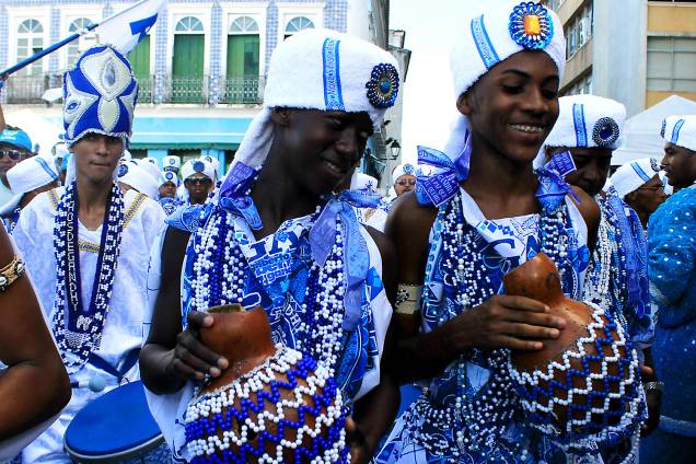 Foliões no bloco Filhos de Gandhy em Salvador, Bahia - 27/02/2017 Foliões no bloco Filhos de Gandhy em Salvador, Bahia - 27/02/2017