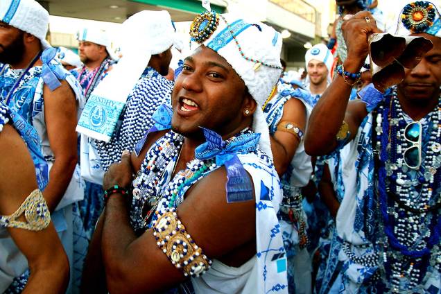 Folião no bloco Filhos de Gandhy em Salvador, Bahia - 27/02/2017 Folião no bloco Filhos de Gandhy em Salvador, Bahia - 27/02/2017