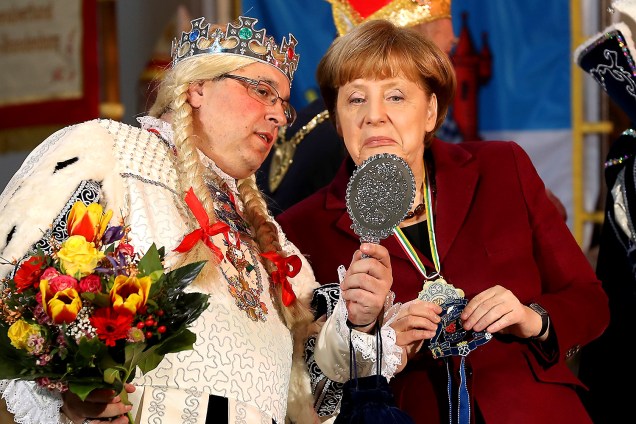 Carnaval pelo mundo - Alemanha: A Chanceler da Alemanha, Angela Merkel, durante a recepção anual do Carnaval em Berlim - 23/01/2017
