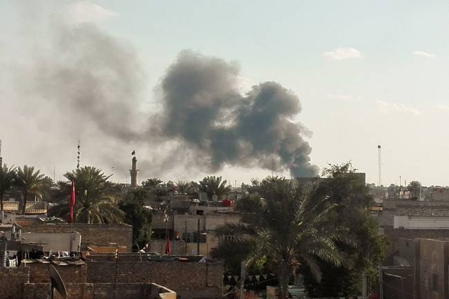 Carro-bomba explode em Hayy al-Shurta, sul de Bagdá, no Iraque