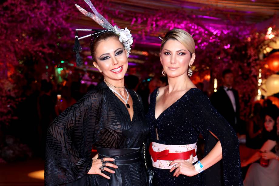 A atriz Antônia Fontenelle e a cantora Simone Sampaio, no Copacabana Palace, no Rio