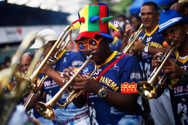 Bloco Banda de Ipanema homenageia Pixinguinha e arrasta multidão, no RIo