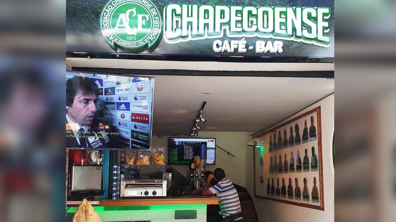 Café - Bar Chapecoense em Medellín, na Colômbia