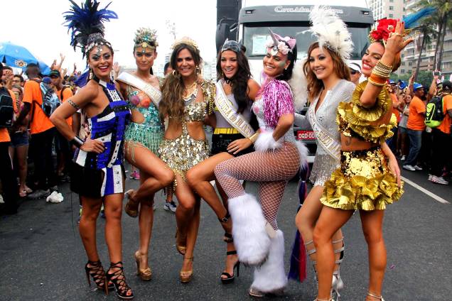 Juliana Paes, Thaila Ayala, Carol Sampaio, Luma Costa,Letícia Lima, Josiê Pessoa e Ísis Valverde curtem o Bloco da Favorita no Rio de Janeiro - 25/02/2017 Juliana Paes, Thaila Ayala, Carol Sampaio, Luma Costa,Letícia Lima, Josiê Pessoa e Ísis Valverde curtem o Bloco da Favorita no Rio de Janeiro - 25/02/2017
