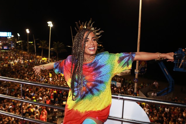 A cantora Anitta se apresenta em trio elétrico no terceiro dia do Carnaval em Salvador (BA) - 24/02/2017