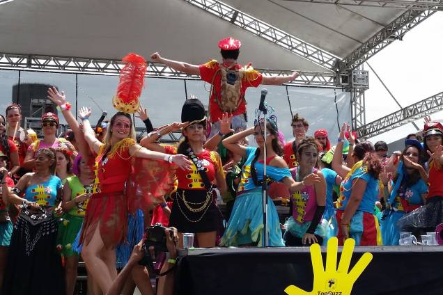 Bloco do Sargento Pimenta comemora 7º carnaval e 50 anos do álbum dos Beatles no Rio de Janeiro - 27/02/2017 Bloco do Sargento Pimenta comemora 7º carnaval e 50 anos do álbum dos Beatles no Rio de Janeiro - 27/02/2017