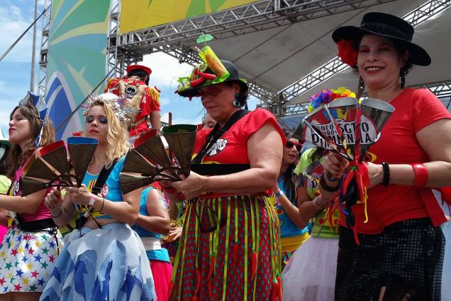 Bloco do Sargento Pimenta comemora 7º carnaval e 50 anos do álbum dos Beatles Bloco do Sargento Pimenta comemora 7º carnaval e 50 anos do álbum dos Beatles