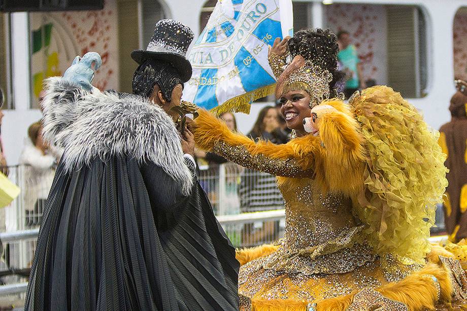 Com tema  'Amor com amor se paga – Uma história animal', escola Águia de Ouro fecha o primeiro dia de carnaval em São Paulo