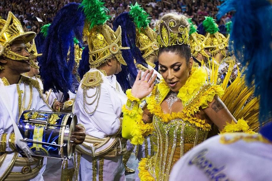 Rainha de bateria Dani Bolina durante durante o desfile da escola de samba Unidos de Vila Maria válida pelo Grupo especial, no Sambódromo do Anhembi em São Paulo (SP) - 25/02/2017