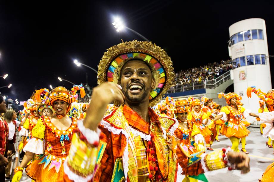 A escola de samba Dragões da Real é a quarta escola a desfilar na segunda noite do Carnaval paulistano - 26/02/2017