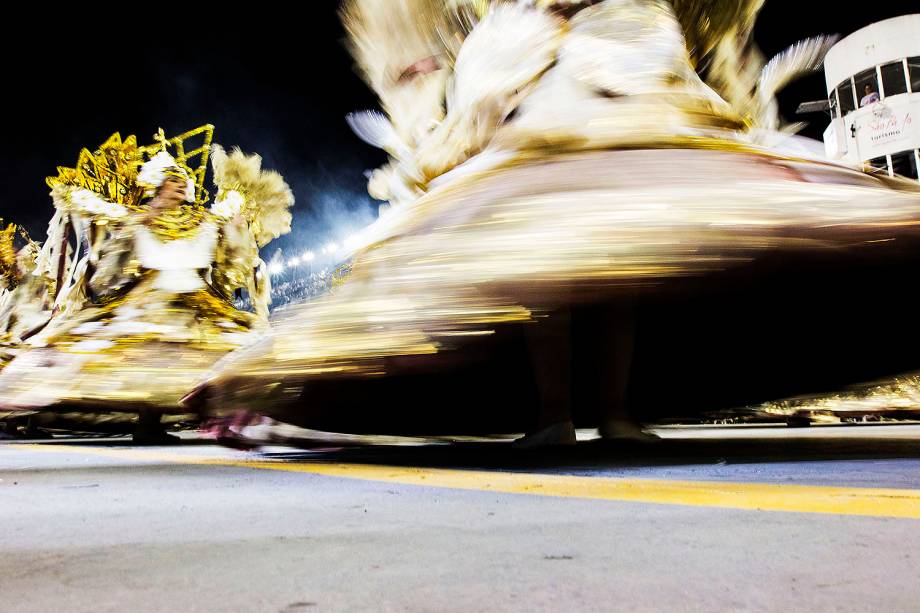 Gaviões da Fiel levanta a galera no primeiro dia de desfiles das escolas do grupo especial do Carnaval 2017 de São Paulo no Sambódromo do Anhembi na zona norte da capital paulistana - 25/02/2017