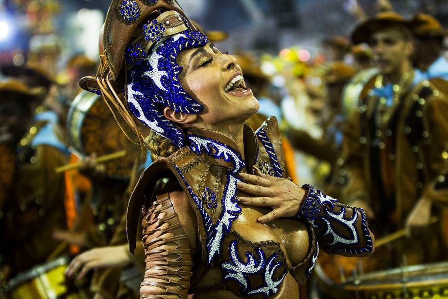 Sabrina Sato, madrinha de bateria da escola Gaviões da Fiel, durante desfile no Sambódromo do Anhembi, em São Paulo (SP) - 25/02/2017