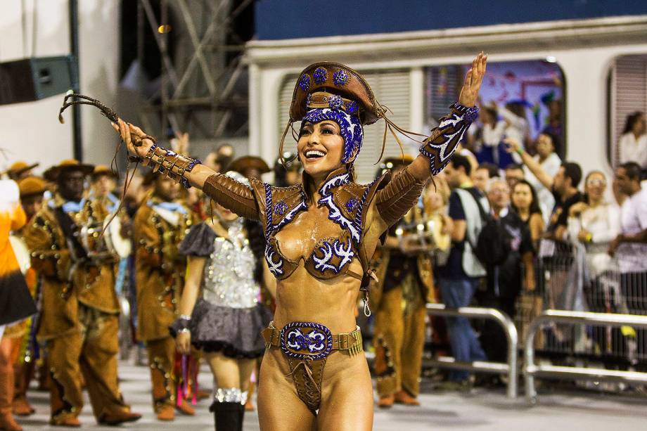 Sabrina Sato, madrinha de bateria da escola Gaviões da Fiel, durante desfile no Sambódromo do Anhembi, em São Paulo (SP) - 25/02/2017