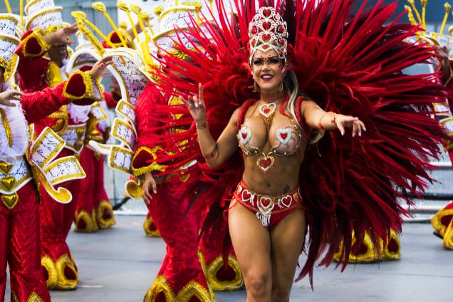 Nenê de Vila Matilde é a sexta escola a desfilar na segunda noite do Carnaval paulistano - 26/02/2017 Nenê de Vila Matilde é a sexta escola a desfilar na segunda noite do Carnaval paulistano - 26/02/2017