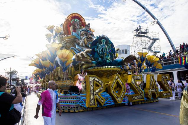 Escola Rosas de Ouro se apresenta no Sambódromo Anhembi, no segundo dia de carnaval em São Paulo Escola Rosas de Ouro se apresenta no Sambódromo Anhembi, no segundo dia de carnaval em São Paulo