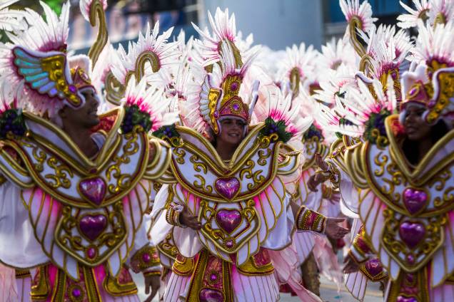 Rosas de Ouro fecha o desfile de carnaval no Sambódromo Anhembi, no segundo dia de carnaval em São Paulo Rosas de Ouro fecha o desfile de carnaval no Sambódromo Anhembi, no segundo dia de carnaval em São Paulo