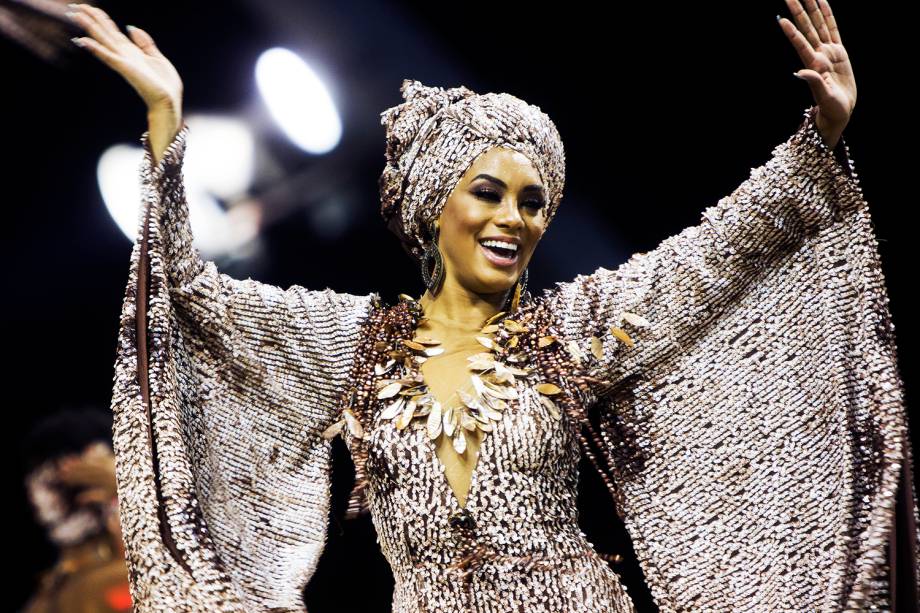 Raíssa Santana, atual Miss Brasil, desfila pela escola de samba Vai-Vai - 26/02/2017