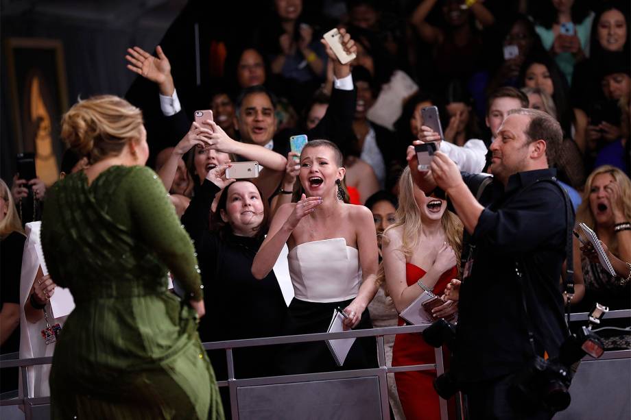 A cantora Adele chega para a cerimônia da 59ª edição do Grammy no Staples Center, em Los Angeles, nos Estados Unidos - 12/02/2017