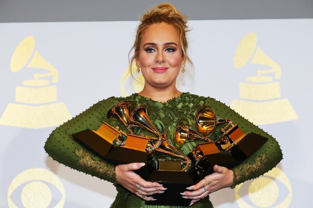 A cantora Adele durante a cerimônia da 59ª edição do Grammy no Staples Center, em Los Angeles, nos Estados Unidos - 12/02/2017