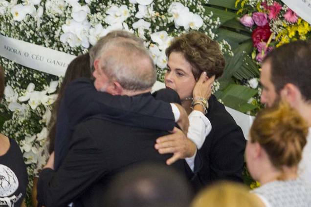 Ex-presidente Dilma Rousseff comparece ao velório da ex-primeira-dama Marisa Letícia Lula da Silva, no sindicato dos Metalúrgicos em São Bernardo do Campo