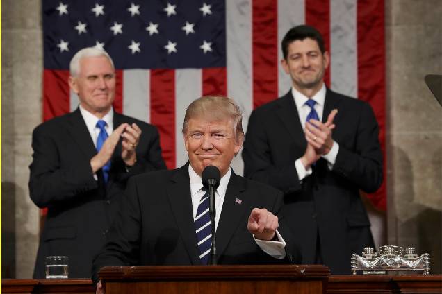 O presidente americano Donald Trump faz seu primeiro discurso em sessão conjunta aos legisladores do Senado e da Câmara de Representantes dos EUA - 28/02/2017