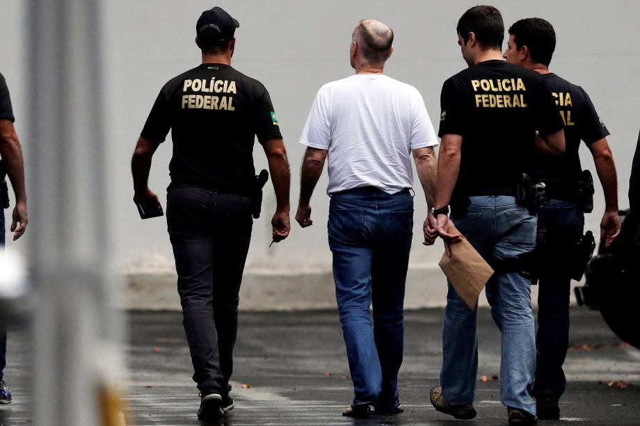 Eike Batista deixa à sede da Polícia Federal no Rio para prestar depoimento - 31/01/2017
