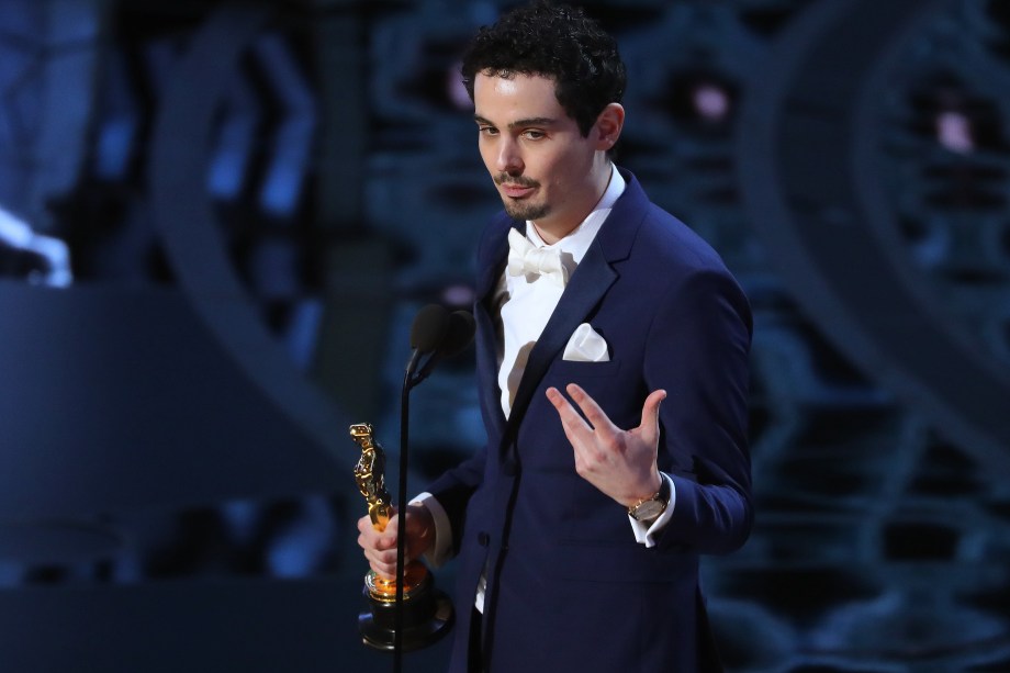 Damien Chazelle recebe o Oscar de Melhor Diretor pelo filme 'La La Land: Cantando Estações' - 27/02/2017
