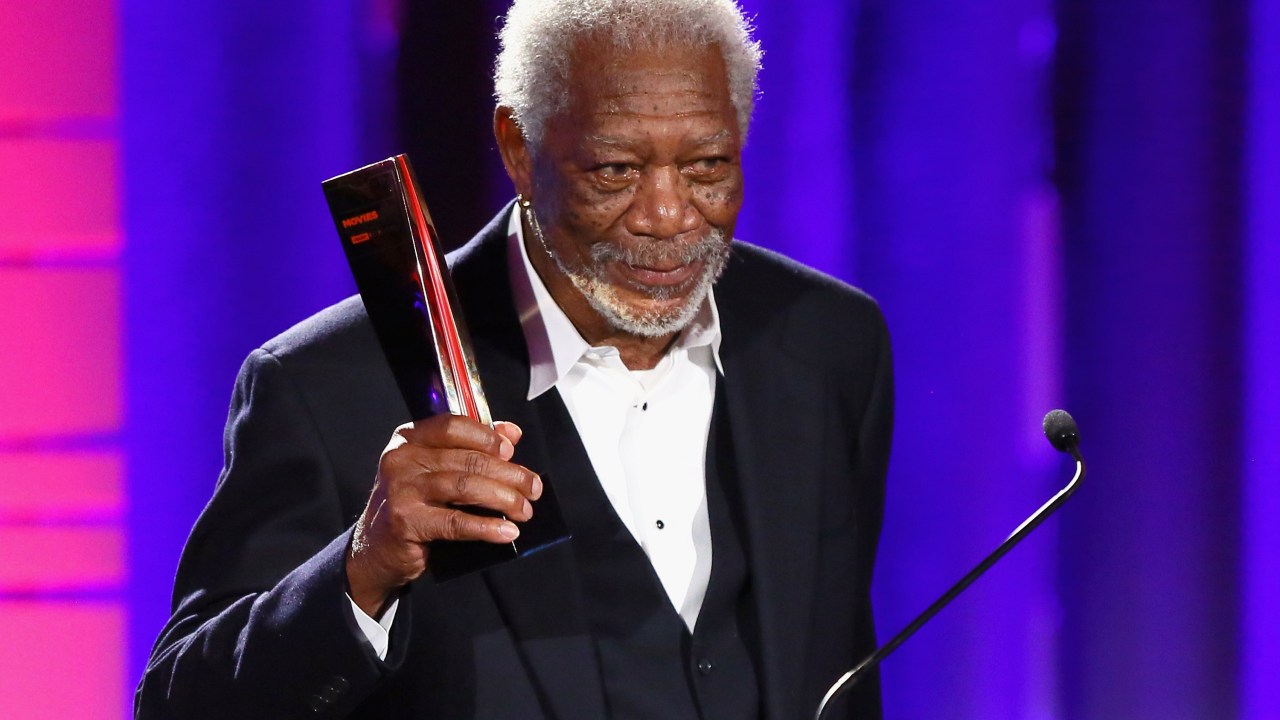 Morgan Freeman recebe prêmio em Los Angeles