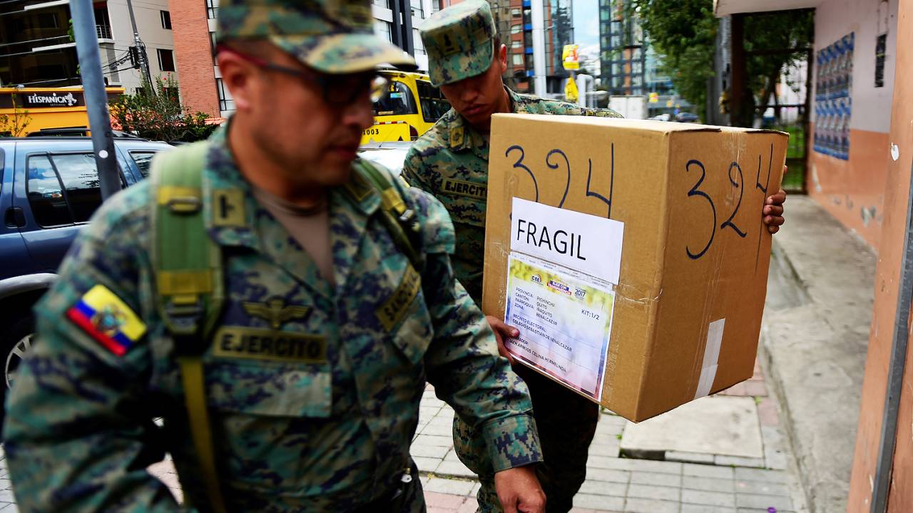 Equador realiza eleição presidencial neste domingo (19)