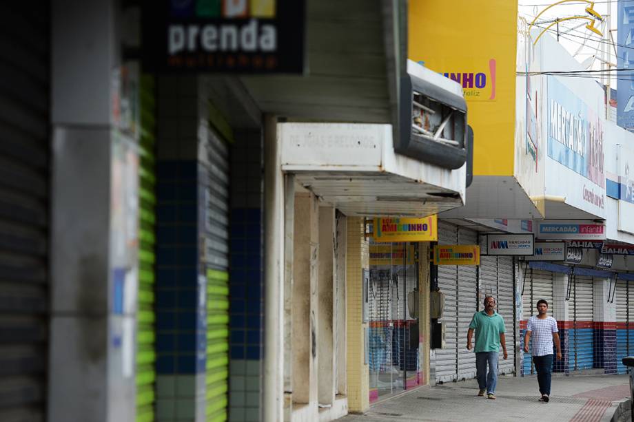 Comerciantes fecham as portas por medo da violência na cidade de Vitória, Espírito Santo