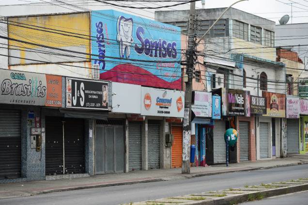 Comerciantes fecham as portas por medo da violência na cidade de Vitória, Espírito Santo