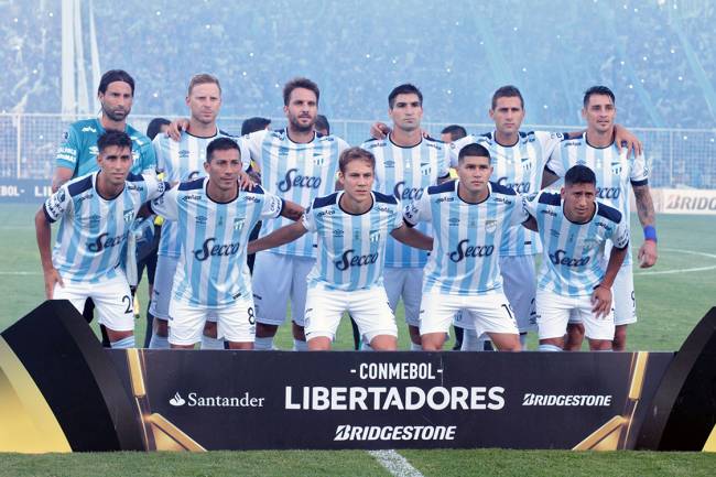 Time argentino Atlético Tucumán disputa pela taça Libertadores