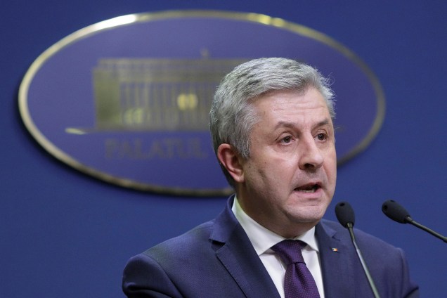 O ministro da Justiça da Romênia, Florin Iordache, deixa o cargo