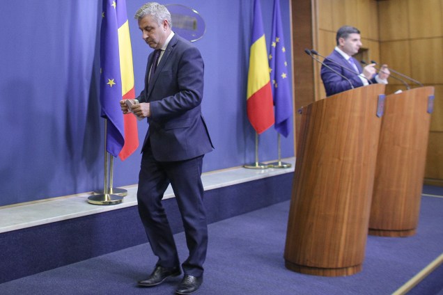 O ministro da Justiça da Romênia, Florin Iordache, deixa o cargo