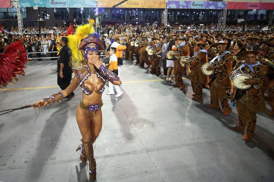 Sabrina Sato durante o desfile da Gaviões da Fiel, em São Paulo - 25/02/2017