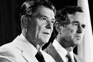 Os ex-presidentes George H. W. Bush (pai) e Ronald Reagan