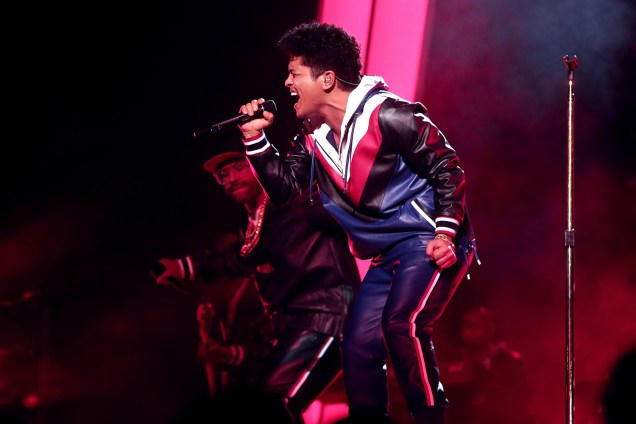 Bruno Mars durante a cerimônia da 59ª edição do Grammy no Staples Center, em Los Angeles, nos Estados Unidos - 12/02/2017