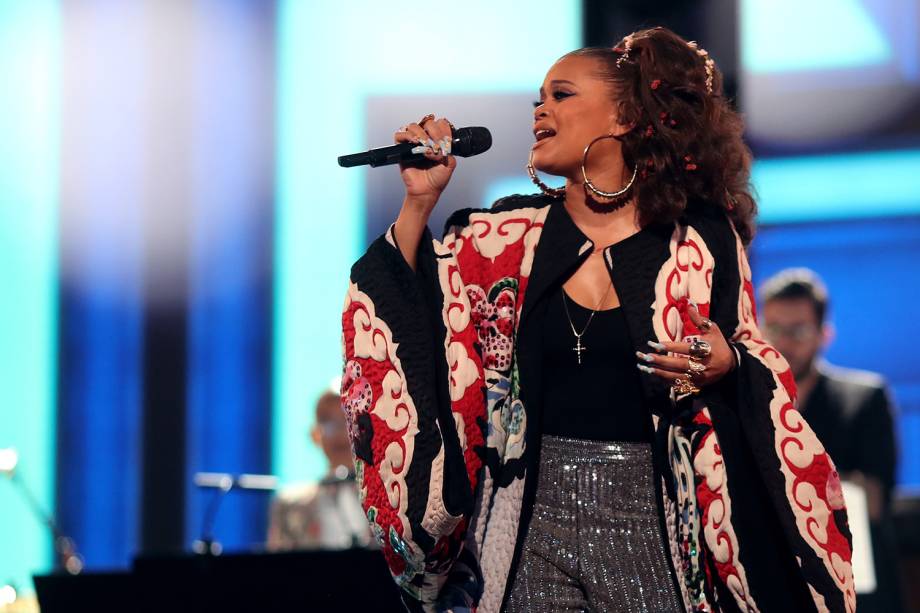 A cantora Andra Day durante a cerimônia da 59ª edição do Grammy no Staples Center, em Los Angeles, nos Estados Unidos - 12/02/2017