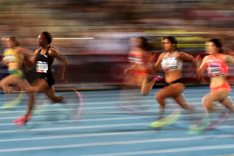 Mulheres competem na prova dos 100 m durante o evento Nitro Athletics, em Melbourne, na Austrália - 09/02/2017