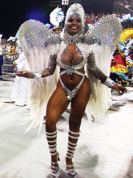 A rainha de bateria da Império de Casa Verde, Valeska Reis, durante o segundo dia dos desfiles das escolas de samba, no Sambódromo do Anhembi, em São Paulo (SP) - 26/02/2017