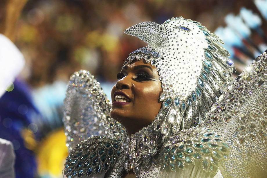 A rainha de bateria da Império de Casa Verde, Valeska Reis, durante o segundo dia dos desfiles das escolas de samba, no Sambódromo do Anhembi, em São Paulo (SP) - 26/02/2017