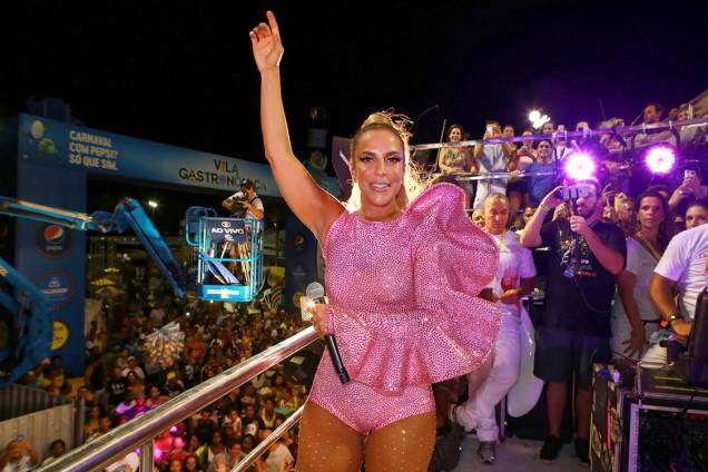 A cantora Ivete Sangalo durante o Trio Independente no Carnaval de Salvador A cantora Ivete Sangalo durante o Trio Independente no Carnaval de Salvador